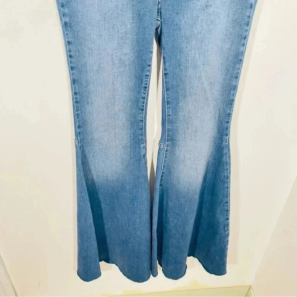Free People Just Float On Flare Jeans Raw Hem Bohemian Festival Denim Retro - Picture 8 of 11